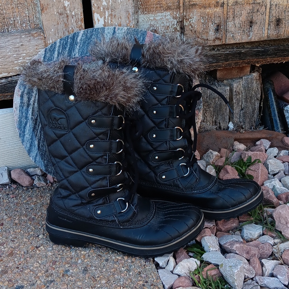 Sorel Black Quilted Winter Boots with Fur Trim